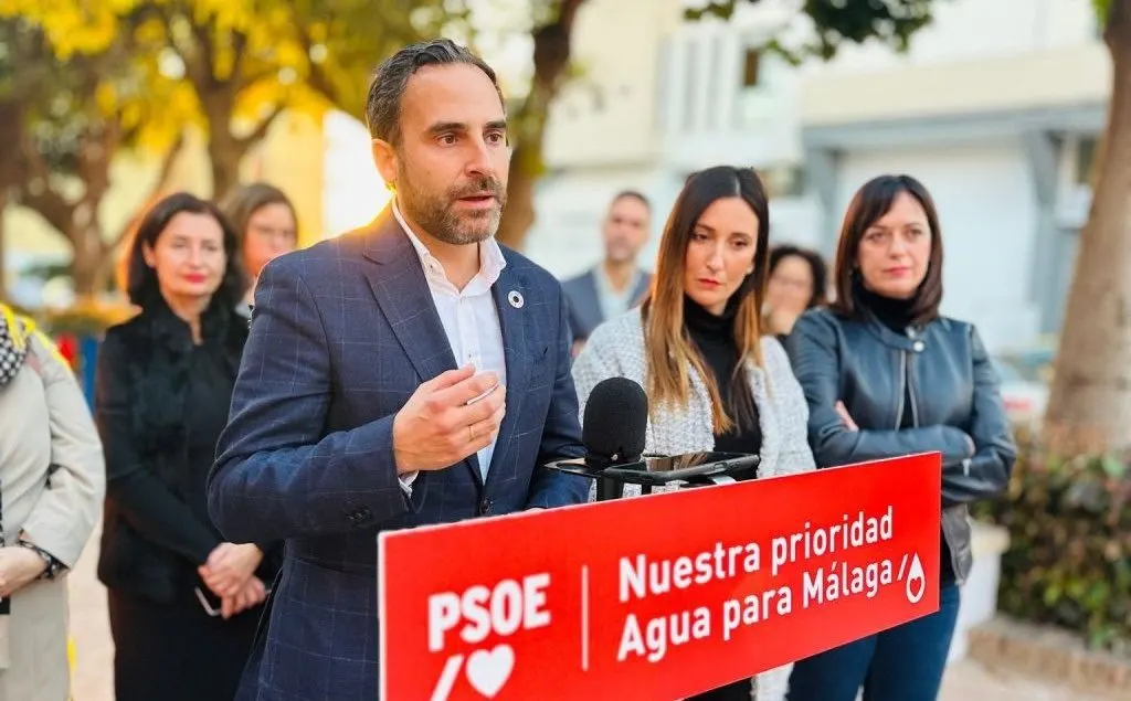 Dani Pérez pide a Moreno Bonilla que deje de hacer el ridículo con el agua y se ponga las pilas con la desaladora de la Axarquía
