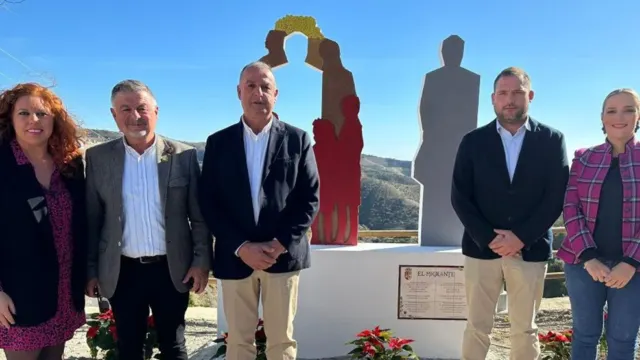 Una escultura recordará y rendirá homenaje a los migrantes en Moclinejo