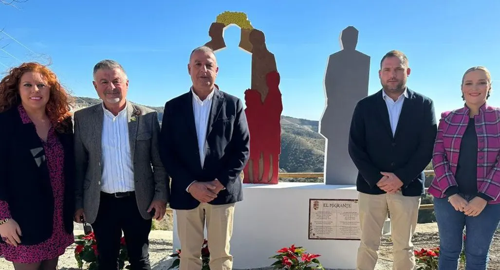 Una escultura recordará y rendirá homenaje a los migrantes en Moclinejo
