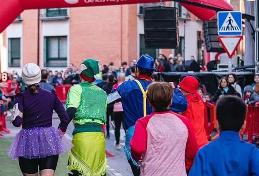 Comares incluye la primera San Silvestre solidaria en su programa navideño