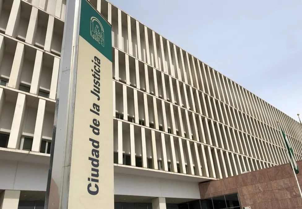 Condenan a 1,6 años de prisión a un hombre por tocarle el culo a una niña de 13 años en Rincón de la Victoria