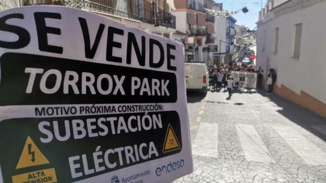 El Ayuntamiento de Torrox desoye la inquietud vecinal que genera la subestación de Endesa