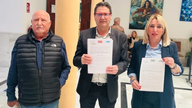 Un contrato bajo sospecha en el Ayuntamiento de Rincón de la Victoria une a la oposición