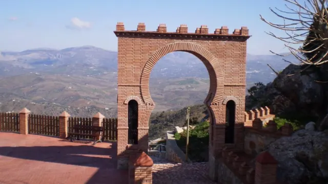 Comienzan los talleres formativos para guías turísticos sobre el patrimonio andalusí de la Axarquía