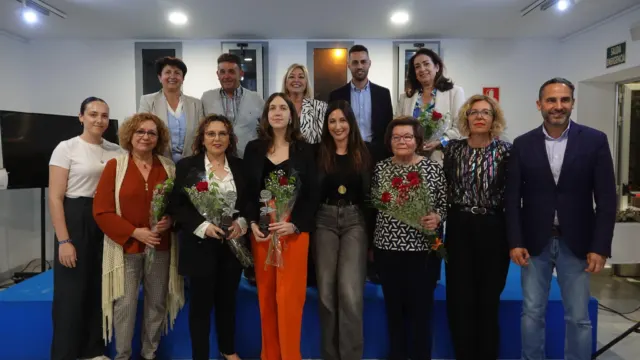 El PSOE de Torrox otorga el premio Manuel Guerra a Irene Olalla
