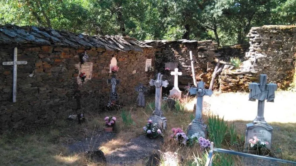 Lápidas sin cruces. Foto Asociación para la Recuperación de la Memoria Histórica