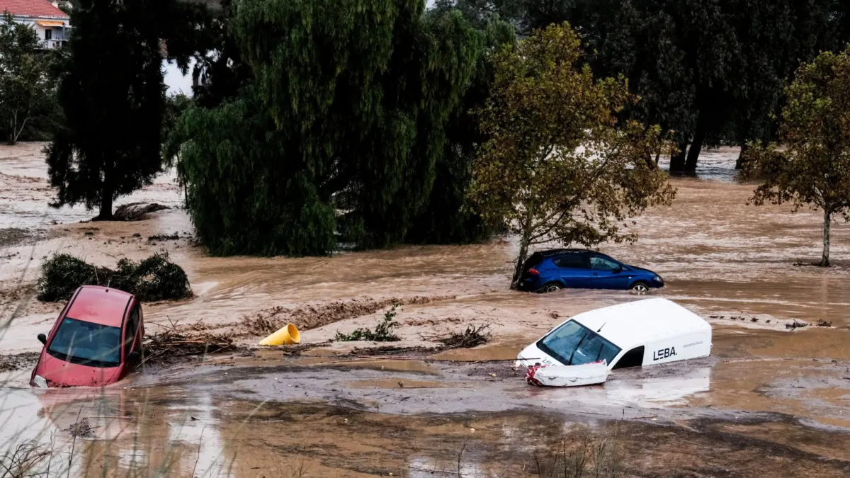 El delegado del Gobierno de España en Andalucía visita los municipios malagueños afectados por la DANA