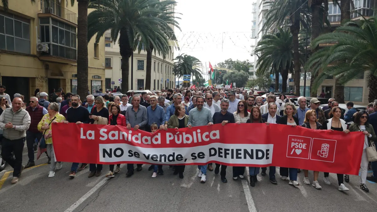 El PSOE de Málaga reclama a Moreno Bonilla que escuche a la ciudadanía porque «nunca la sanidad ha estado tan mal como ahora»