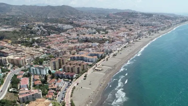 Rincón de la Victoria abre el plazo para solicitar instalaciones desmontables del litoral para 2025