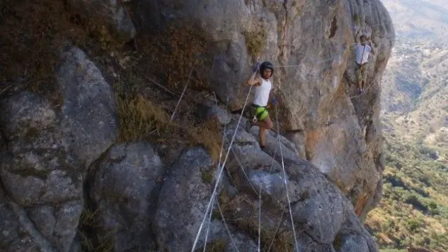 Una buena opción para una aventura navideña: La Vía ferrata de Comares