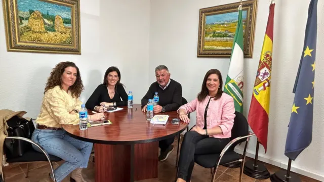 Reunión promoción actividades dirigidas a las mujeres de la Axarquía para fomentar la igualdad