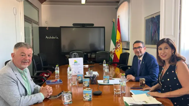 Reunión de trabajo de la Consejería de Turismo y Andalucía Exterior y Cultura y Deporte con la Mancomunidad