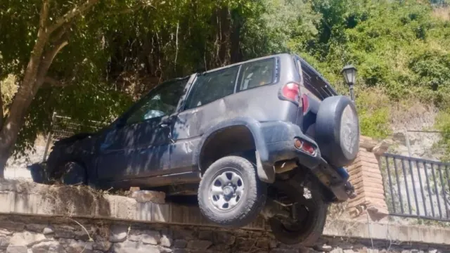 Fatal accidente en Sayalonga: un hombre pierde la vida al despeñarse con su vehículo
