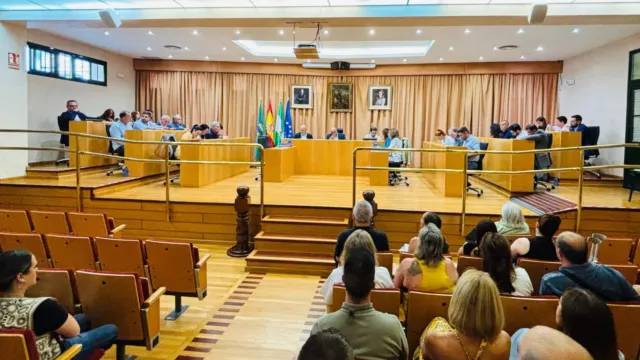Respaldo del pleno de Vélez-Málaga al acuerdo del Gobierno local con Carreteras para la cesión del tramo de la N-340 entre Almayate y Benajarafe y…