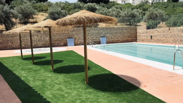 Las piscinas municipales de Rincón de la Victoria y Benagalbón abren hoy sus instalaciones