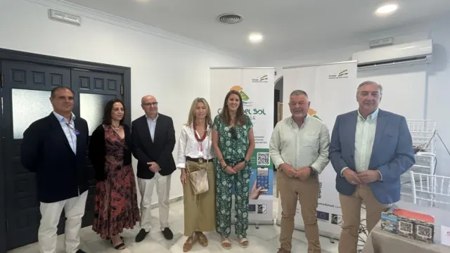 Profesionales del sector participan en unas jornadas en Benamocarra organizadas por Mancomunidad y Diputación sobre los retos del turismo en la…