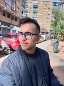 Alejandro Muñoz Pérez, excelencia académica con alma axárquica: “Sin mi familia ni mis profesores, nada habría sido posible”