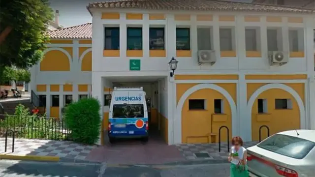 «A partir de las diez de la noche, Torrox solo cuenta con un único equipo médico para atender tanto las urgencias como los avisos domiciliarios»