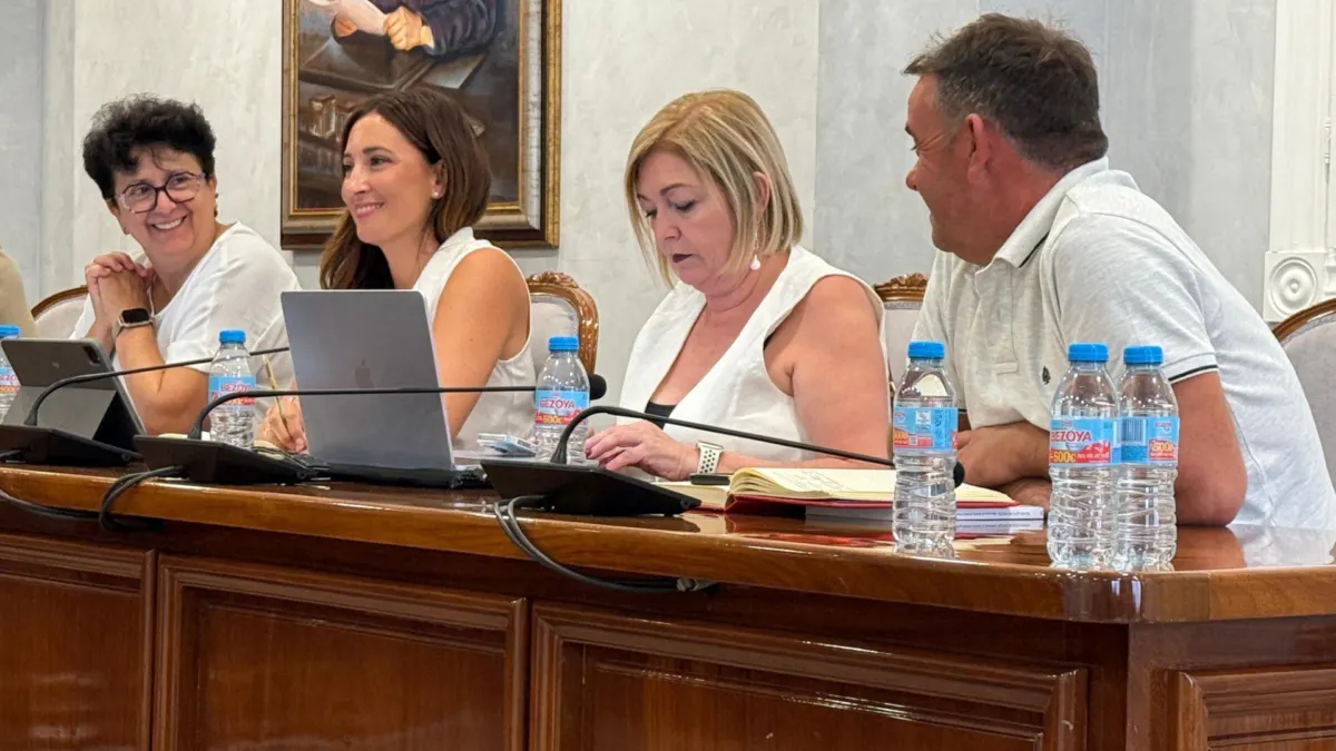 Torrox: Se suben los sueldos, encarecen el agua y persisten los cortes en el suministro