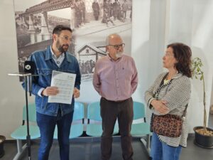 La venta presencial de billetes de autobús se ha eliminado en Vélez-Málaga, obligando a los usuarios a desplazarse hasta Torre del Mar