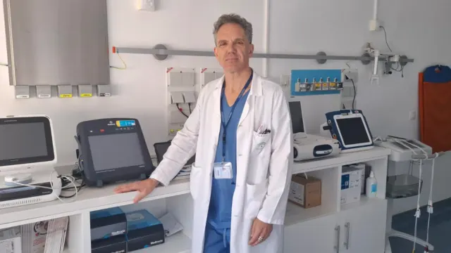 El Hospital Axarquía mejora la calidad de vida de más de 600 pacientes con marcapasos cada año