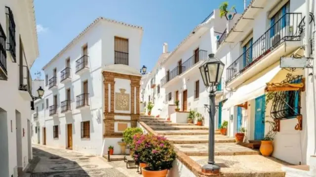 Frigiliana se va de la Mancomunidad de la Axarquía