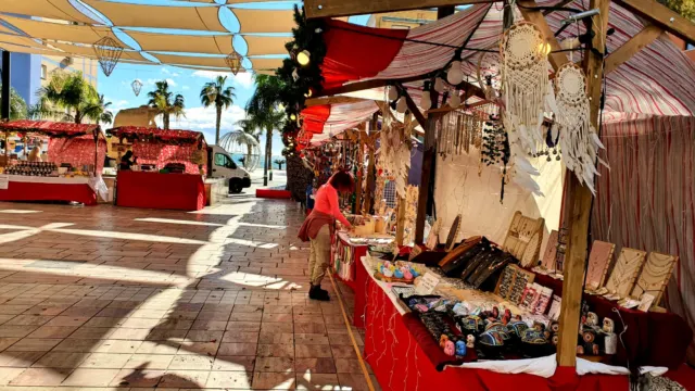 AMIRAX, Asociación Española contra el Cáncer, APARIV, AMPA Margarita Salas, Lola Alcántara y Rincón Contigo en el Mercado de Navidad de Rincón de la…