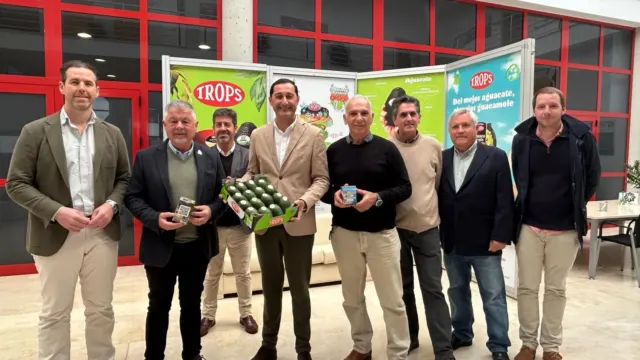 El presidente de Mancomunidad Axarquía Costa del Sol visita Trops para impulsar proyectos conjuntos que potencien el campo axárquico