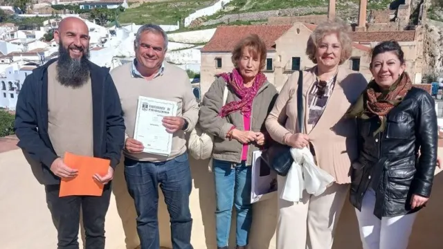 Frigiliana mantiene su apoyo al Taller de la Amistad y refuerza la colaboración social