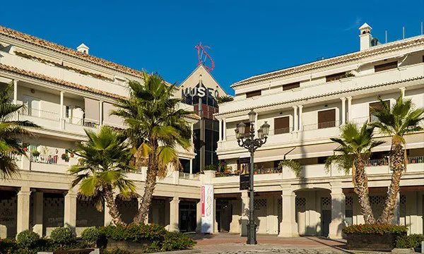 Antonio Casado presenta en el Museo de Nerja “Cuenta conmigo”, una vida dedicada al rescate en montaña