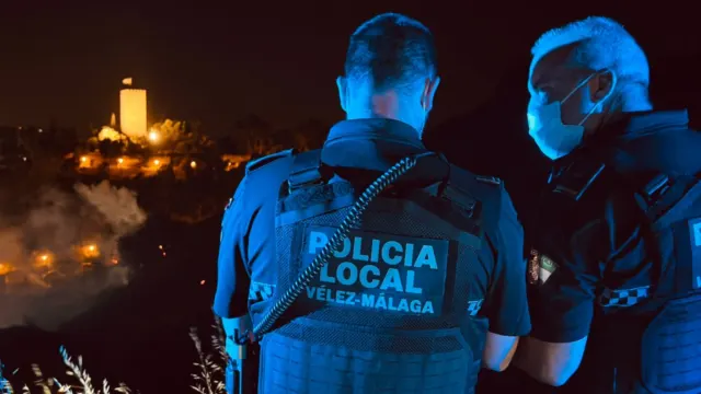 El operativo conjunto de Policía Local y Policía Nacional permite la detención del presunto autor de algunos de los incendios registrados en el…