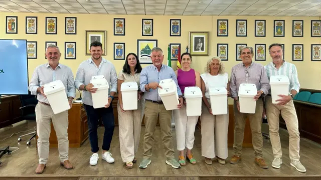 Axaragua retira 400 toneladas de toallitas y otros residuos de las tuberías