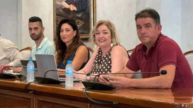 El PSOE denuncia la «parálisis» del Gobierno de Torrox tras un Pleno sin proyectos del equipo de Óscar Medina