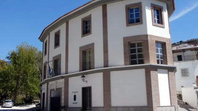José Luis Escobar advierte de una posible ilegalidad en la contratación de servicios administrativos externos en Árchez