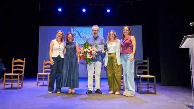 Nerja inaugura su X Semana de Mayores con la entrega del Premio a las Buenas Prácticas a Juan Luis Medina Olmos