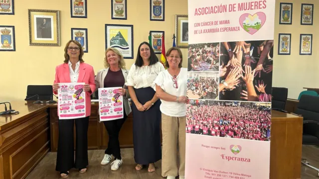 Un grupo de residentes extranjeros dedican el II Torneo Anual Pink Padel a la Asociación Esperanza