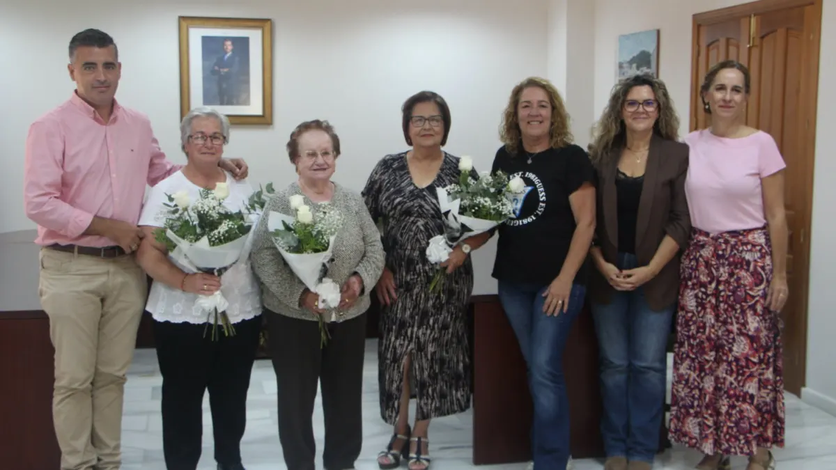 Arenas rinde homenaje a la trayectoria de tres vecinas en la conmemoración del Día de las Mujeres Rurales