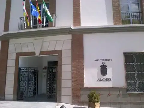 Exigen apartar al primer teniente de alcalde de Árchez tras ser investigado por el incendio del punto limpio
