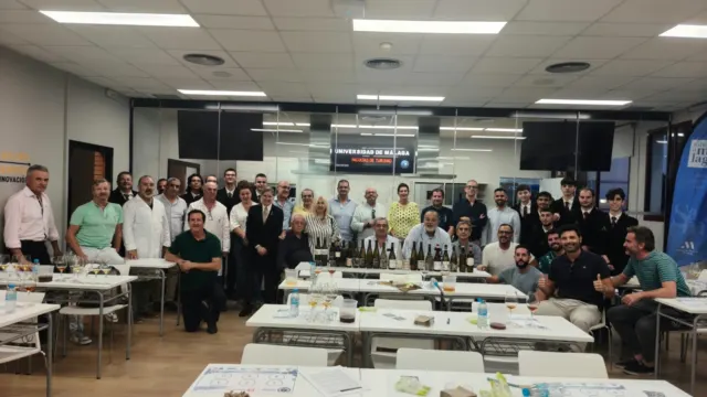 La Mancomunidad Axarquía impulsa la innovación vitivinícola junto a la Universidad de Málaga