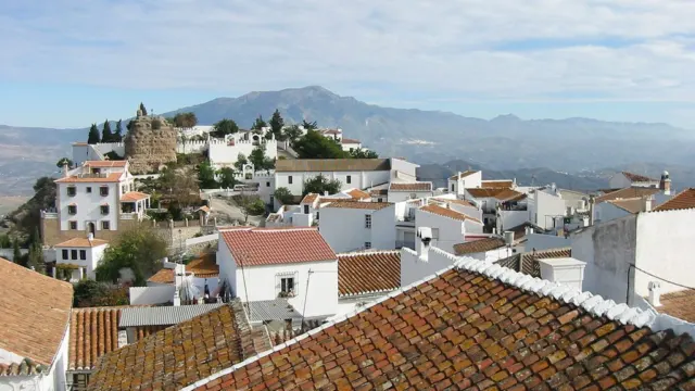 Comares restablece con total normalidad el suministro de agua potable en Los Ventorros y Conca