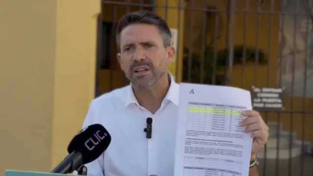 José Pino acusa al PP de tener aparcada la cuarta ambulancia de Vélez durante el accidente de la residencia