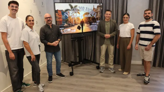 Torrox revive el periplo americano de Federico García Lorca con un renovado montaje en su casco histórico
